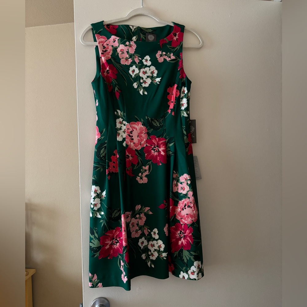 Feminine floral Vince Camuto skater dress. New! Never worn.